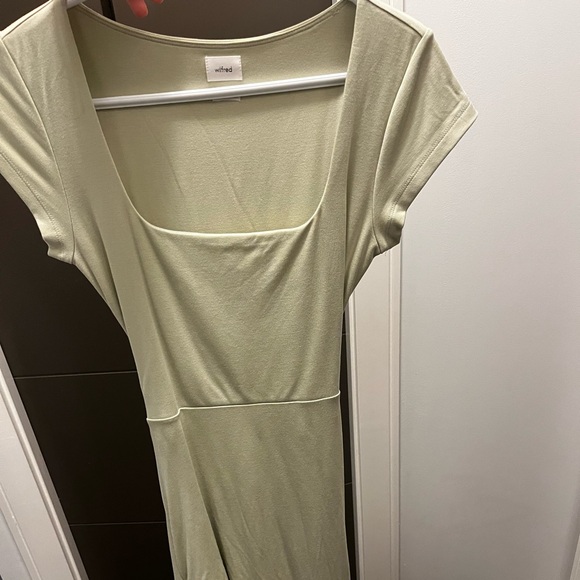 Wilfred Saturn Shortsleeve Midi Dress size small (pastel green) - Picture 2 of 9